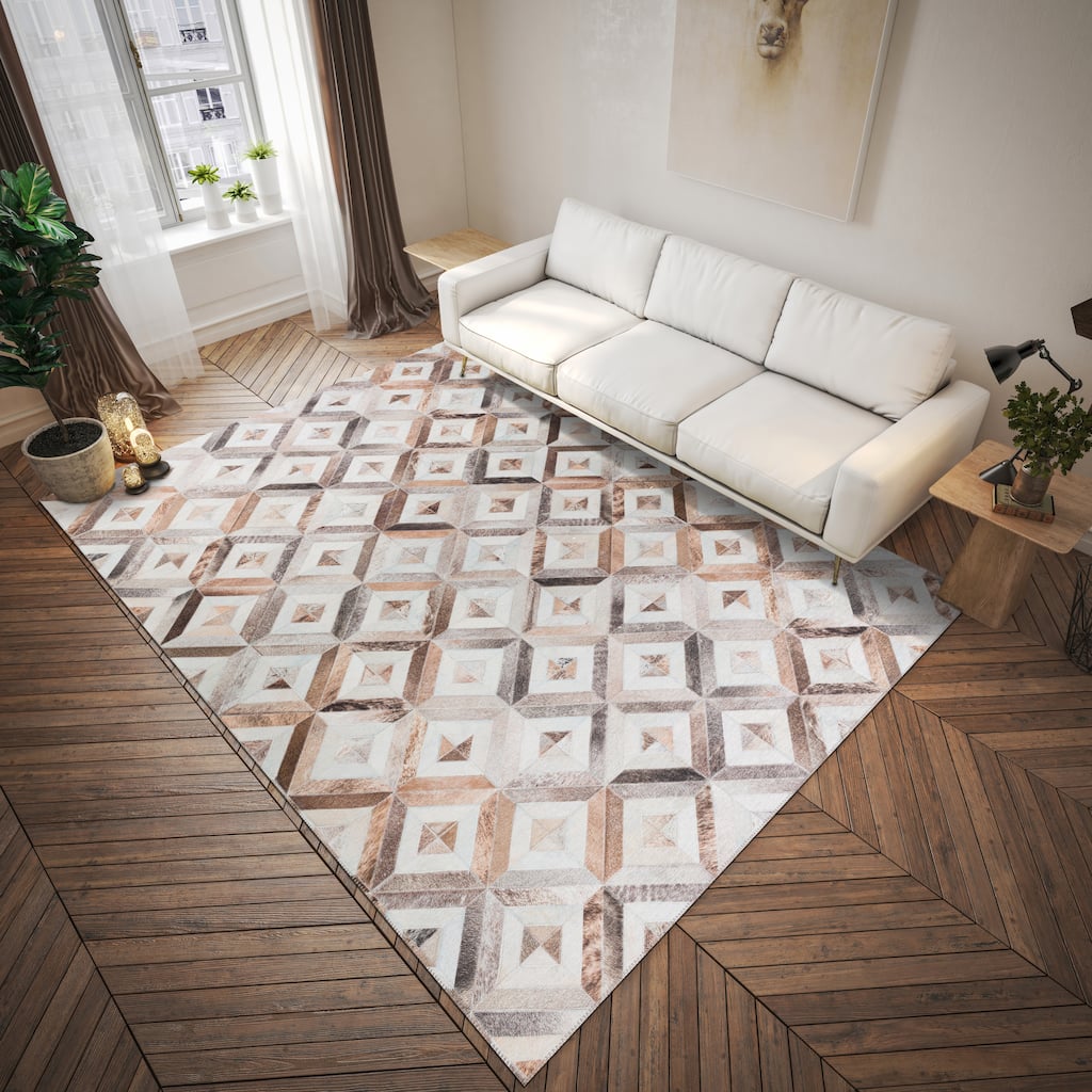 Indoor/ Outdoor Laredo Geometric Faux Hide Patchwork Washable Area Rug