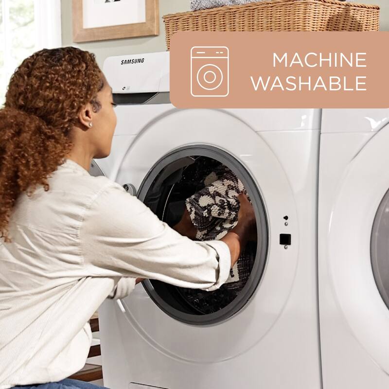 TOWN & COUNTRY EVERYDAY Walker Damask Medallion Everwash Washable Multi-Use Non-Slip Backing Decorative Rug