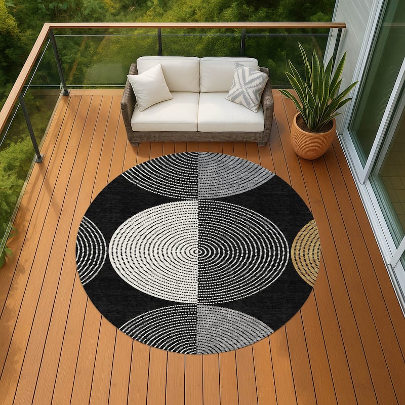 Machine Washable Indoor/ Outdoor Casual Circles Chantille Rug - Black - 8' x 8'