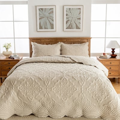 Wholinens 3 Piece Scalloped Edge Floral Bedspread Quilt Set