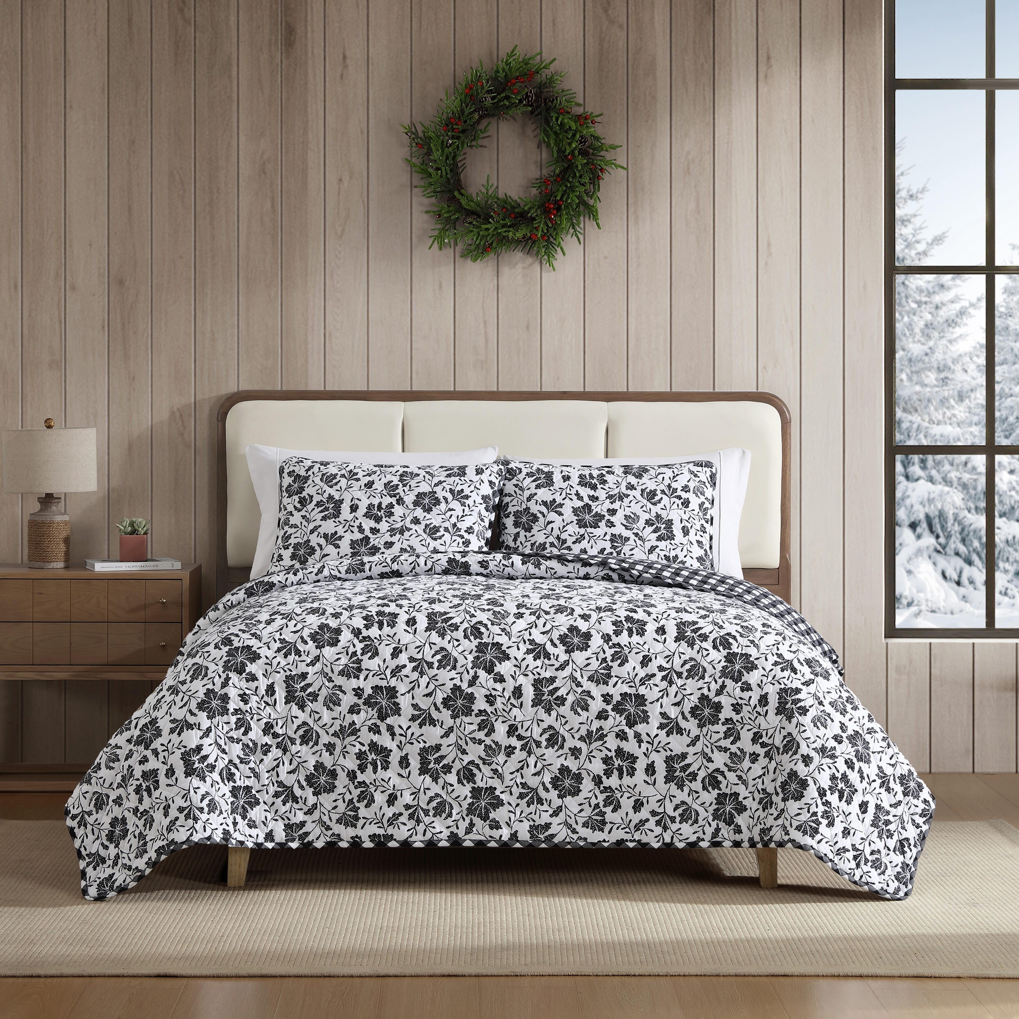 Eddie Bauer Woodblock Floral Flannel Black Quilt Set