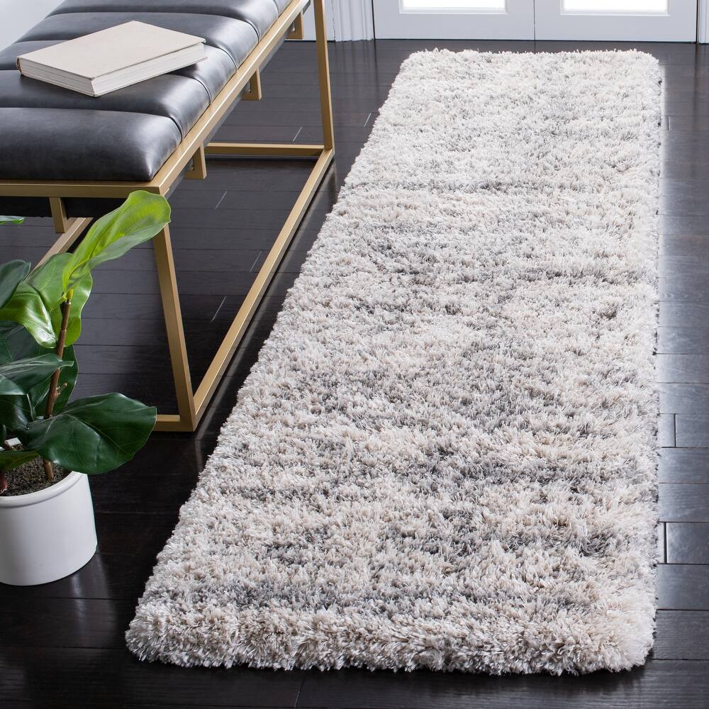 SAFAVIEH Iceland Shag Sabrina 2.6-inch Thick Rug