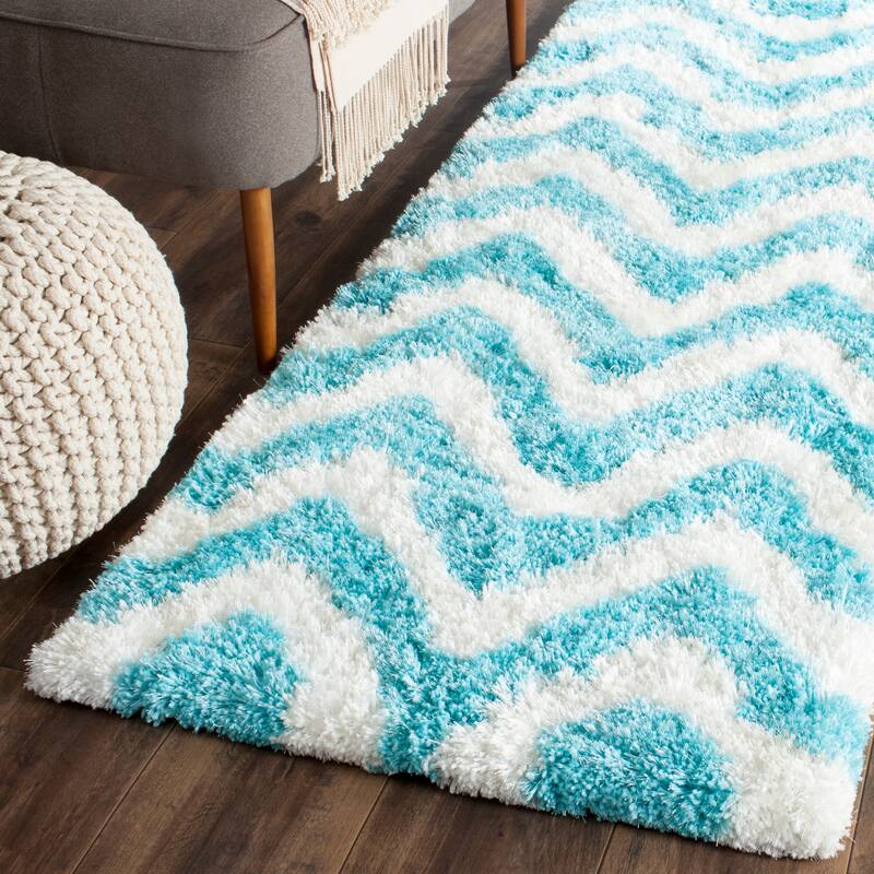 SAFAVIEH Handmade Barcelona Shag Rayya Polyester Rug - 2'3" x 7' Runner - Ivory/Blue