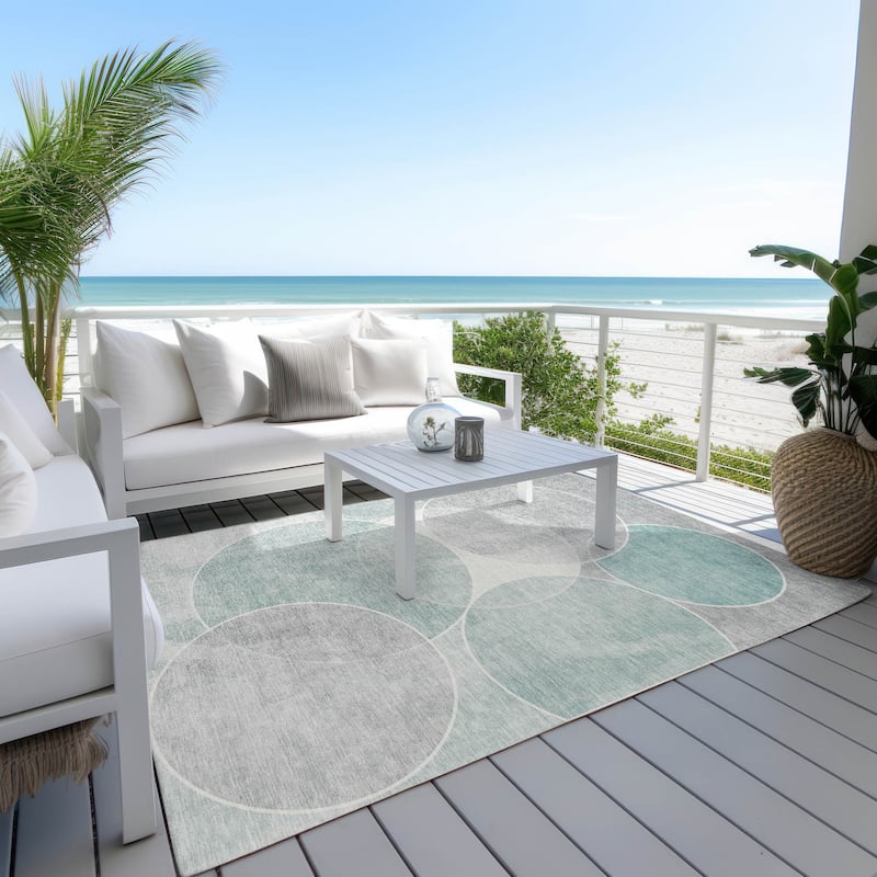 Machine Washable Indoor/ Outdoor Abstract Circles Chantille Rug