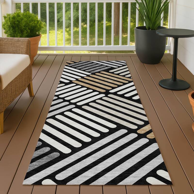 Machine Washable Indoor/ Outdoor Modern Weave Chantille Rug - Black - 2'3" x 7'6"