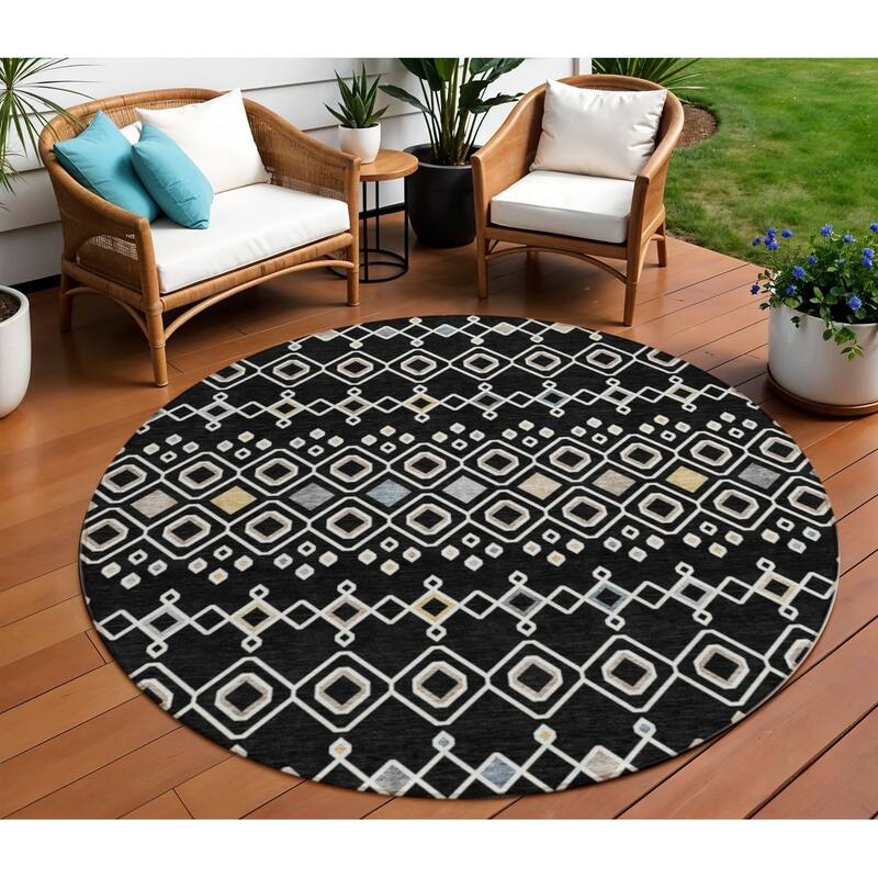 HomeRoots Geometric Modern Rectangle Outdoor Rug - 8' Round