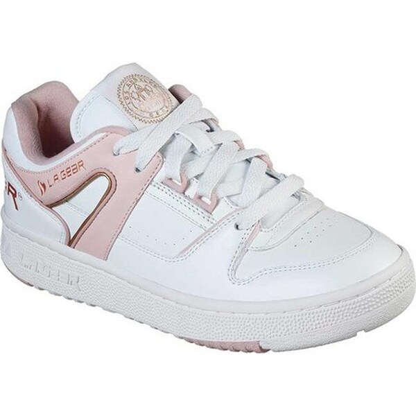 light pink tennis shoes