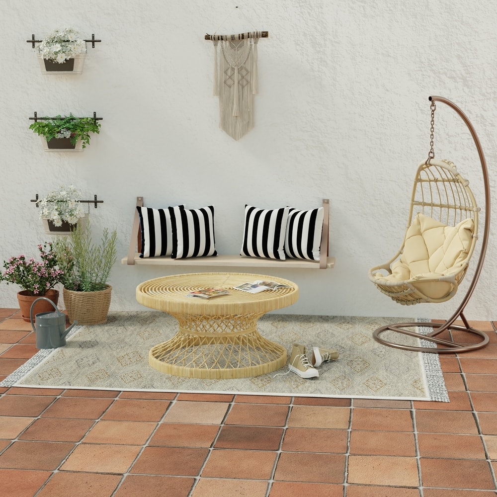 17" x 17" Outdoor Throw Pillow - Set of 2 - 17'' L x 17'' W x 5'' H