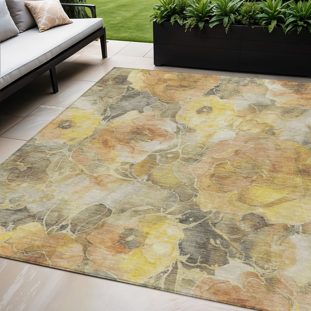 HomeRoots Floral Transitional Rectangle Outdoor Rug