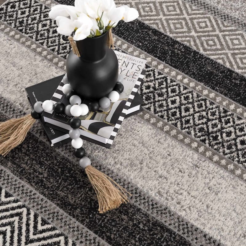 Hauteloom Middlestown Hallway, Kitchen Machine Washable Runner Rug - Black, Cream, Gray - 2'7" x 7'3"