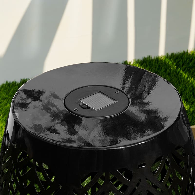 Glitzhome 18"H Outdoor Metal Side Table Garden Stool with Solar Lights
