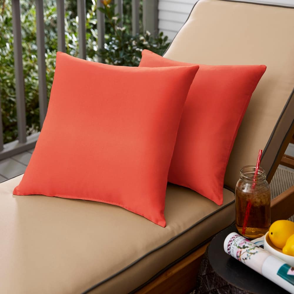 Coral Indoor/ Outdoor Pillow Set