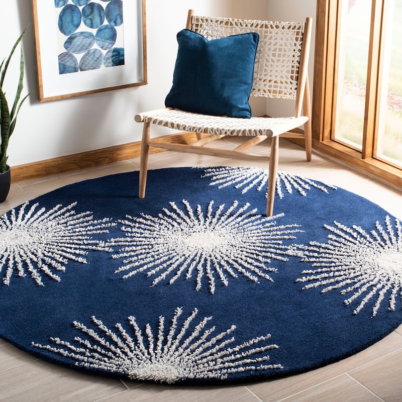 SAFAVIEH Handmade Soho Miyase Burst New Zealand Wool Rug - 6' x 6' Round - DarkBlue/Ivory