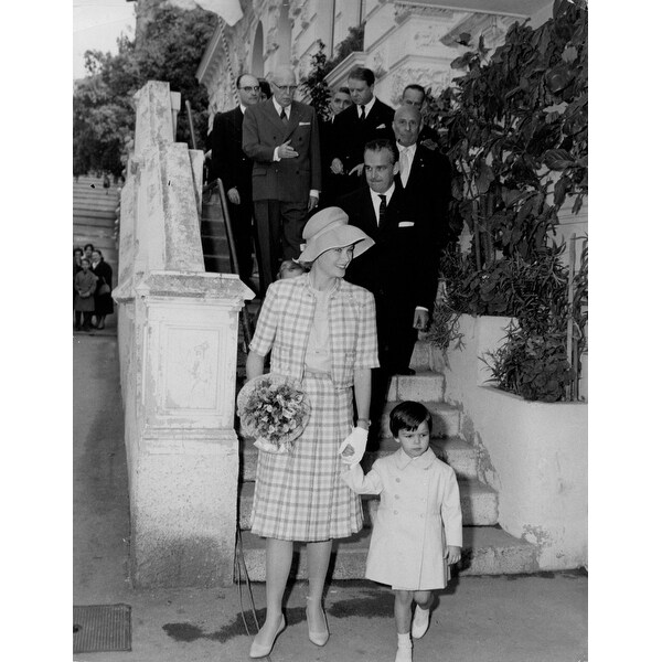 Prince Rainier Iii Grace Kelly And Princess Caroline Photo Print Overstock Prince Rainier Iii Grace Kelly And Princess Caroline Photo Print Overstock