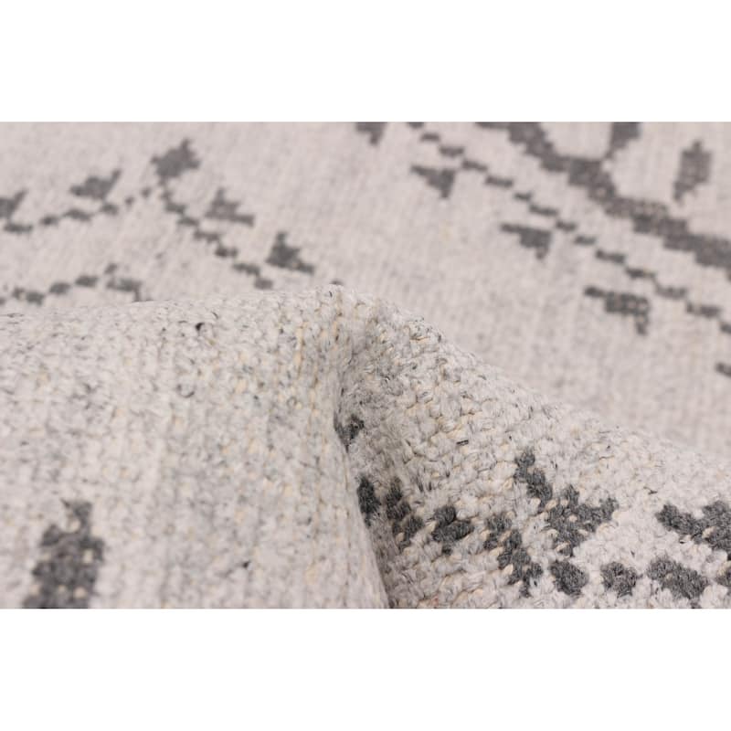 ECARPETGALLERY Hand-knotted Tangier Light Grey Silk Rug - 5'6 x 7'10