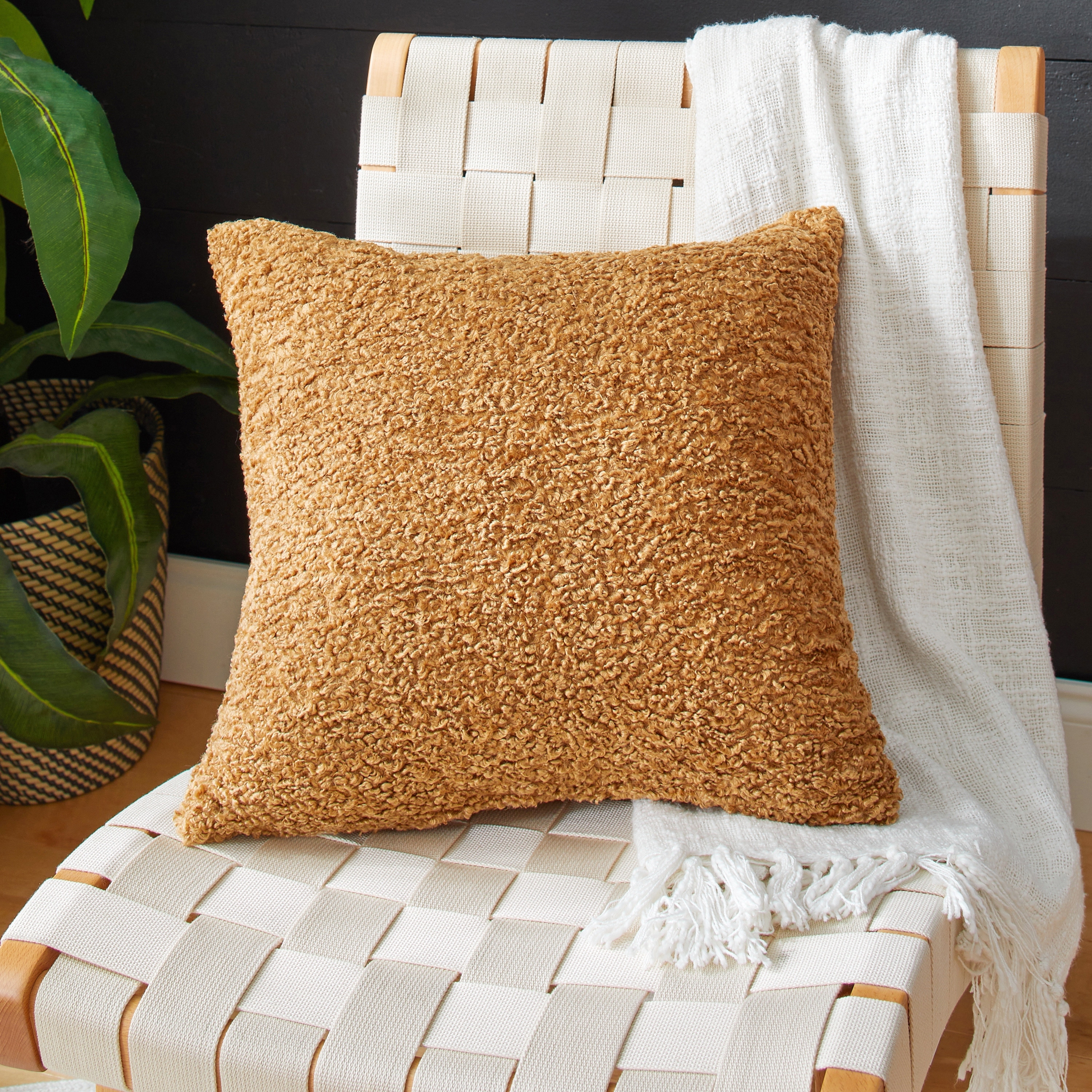 Humble + Haute Large Solid Square Tufted Floor Pillow with Handle - On Sale  - Bed Bath & Beyond - 36671039