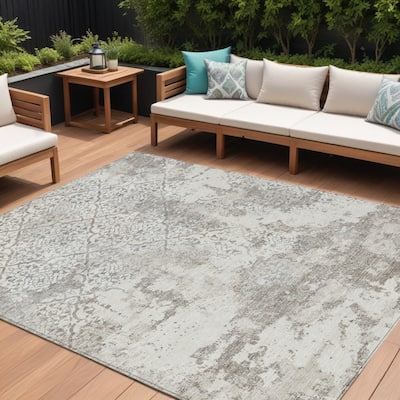 HomeRoots Floral Transitional Rectangle Outdoor Rug