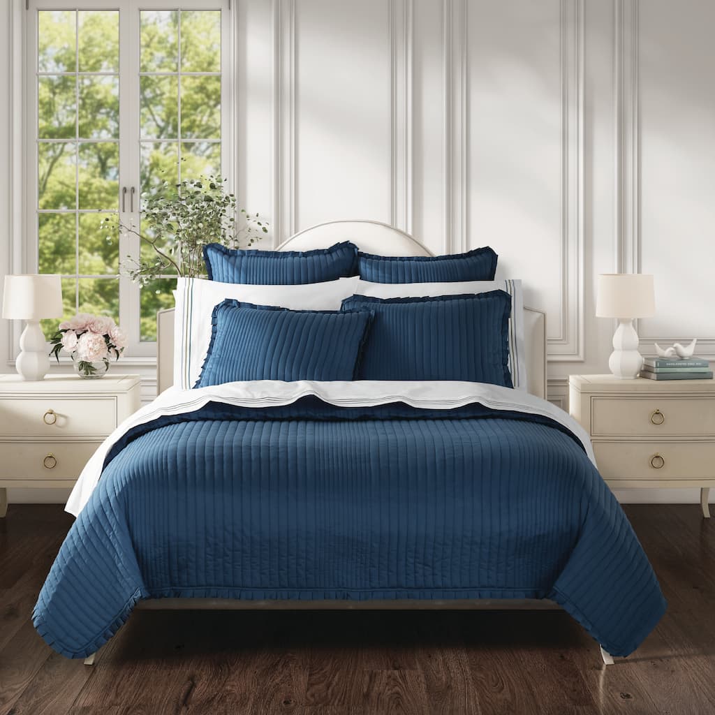 Meadow Blue Quilt Set