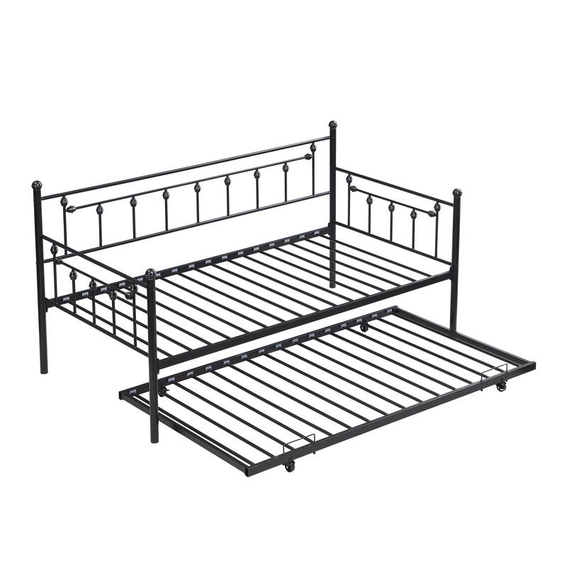 Daybed with trundle
