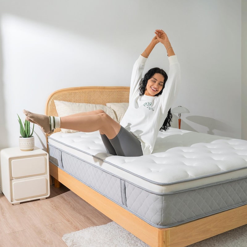 Breathable Memory Foam & Spring Mattress - Medium Firm - CertiPUR Certified
