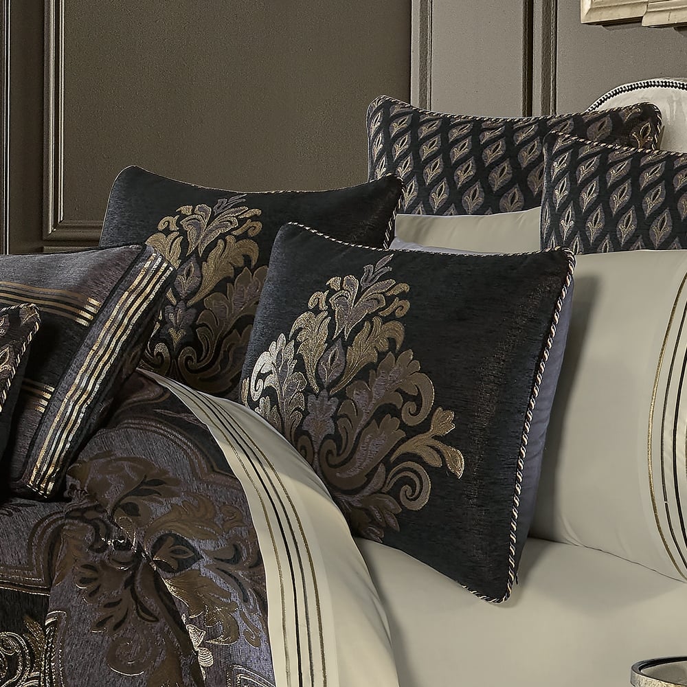 J. Queen New York Savoy Comforter Set