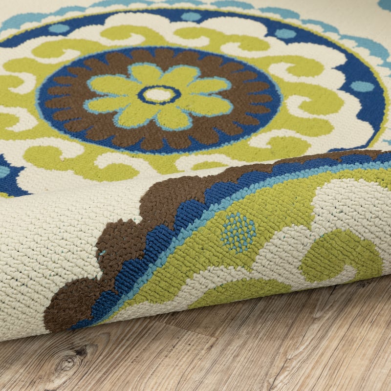 Vista Home Catalina Floral Medallions Indoor/ Outdoor Area Rug--