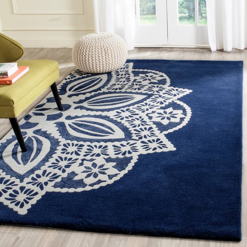 SAFAVIEH Handmade Allure Feikea Modern Floral Wool Rug - 4' x 6' - Navy/Ivory