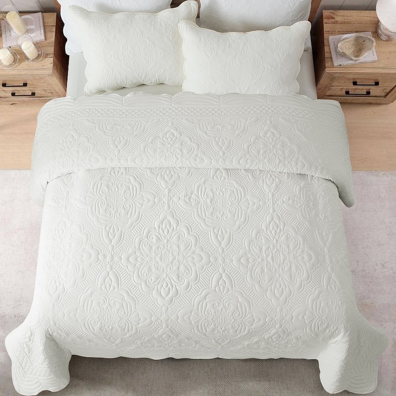 Wholinens Scalloped Edge Washed Microfiber Embroidered Damask Quilt Set 3 Pieces