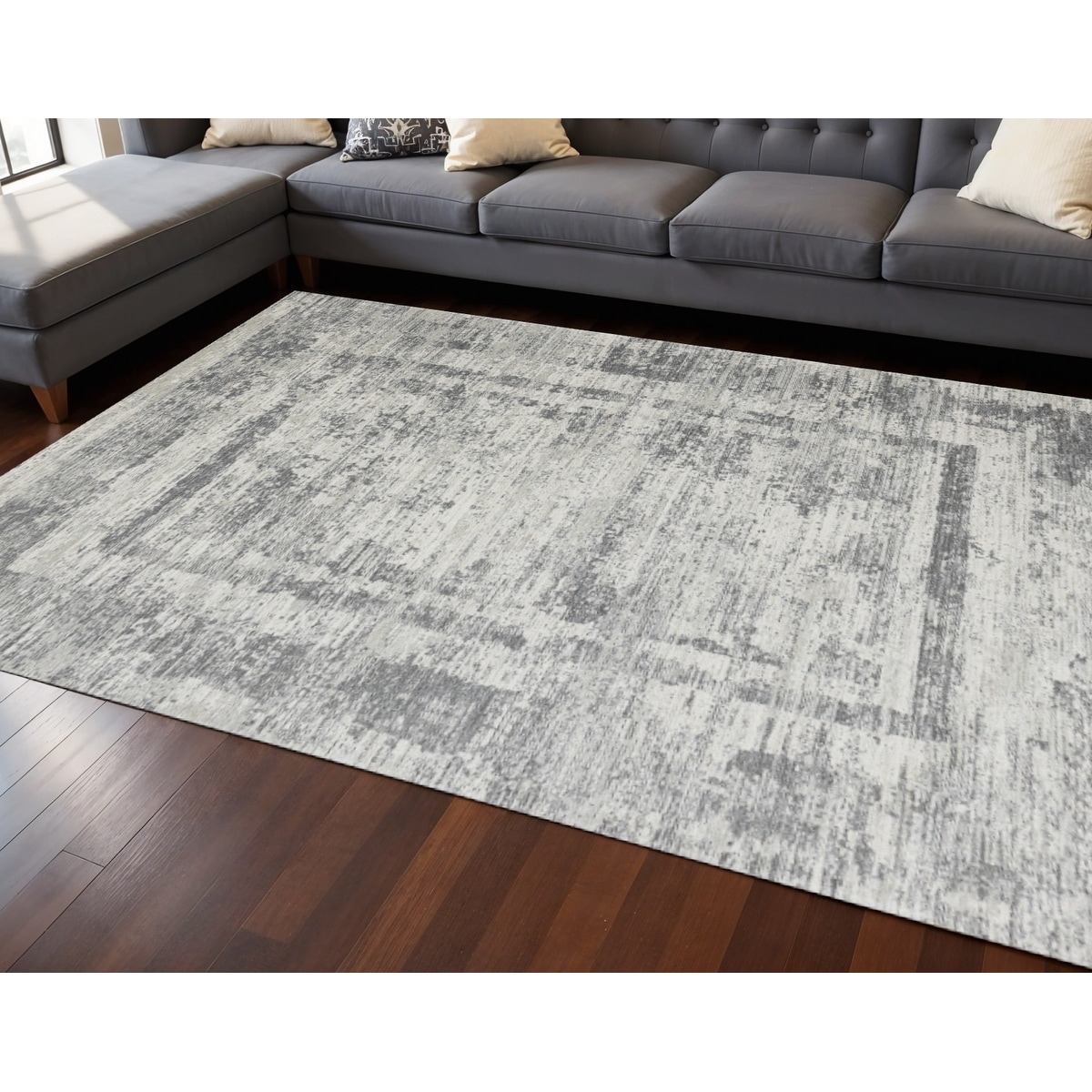 HomeRoots Elpi Geometric Modern Rectangle Area Rug