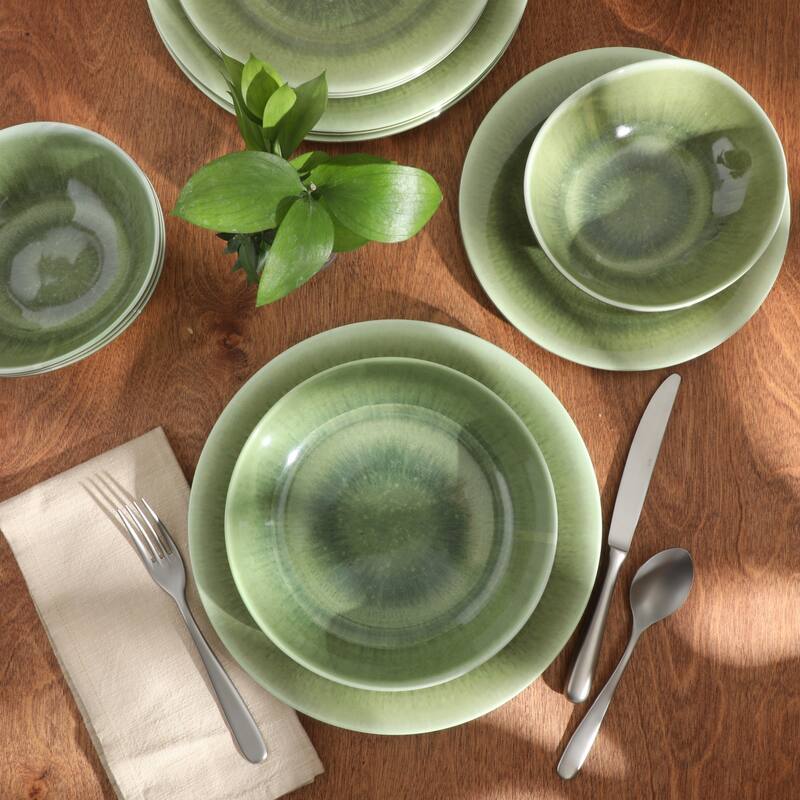 Gibson Home Casper Court 16-Piece Melamine Dinnerware Set - Reactive Glaze Look Plates and Bowls, Service for 4