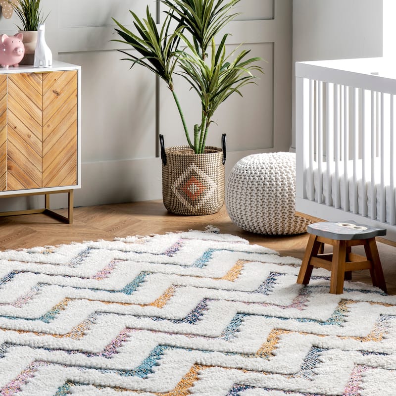 Nuloom Rumi High-Low Chevron Kids Tassel Area Rug