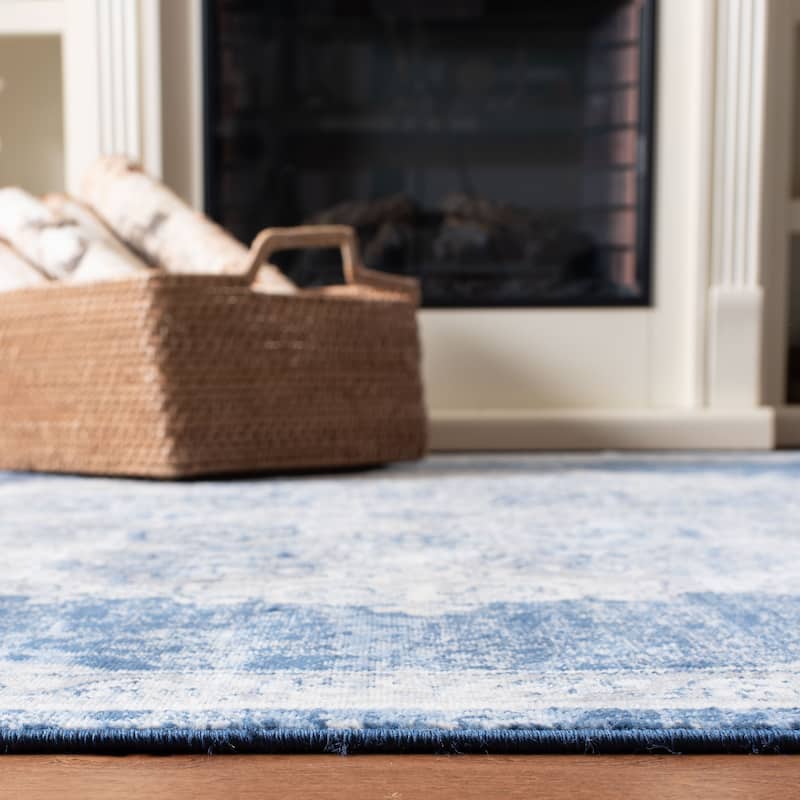 SAFAVIEH Brentwood Coralyne Traditional Oriental Rug