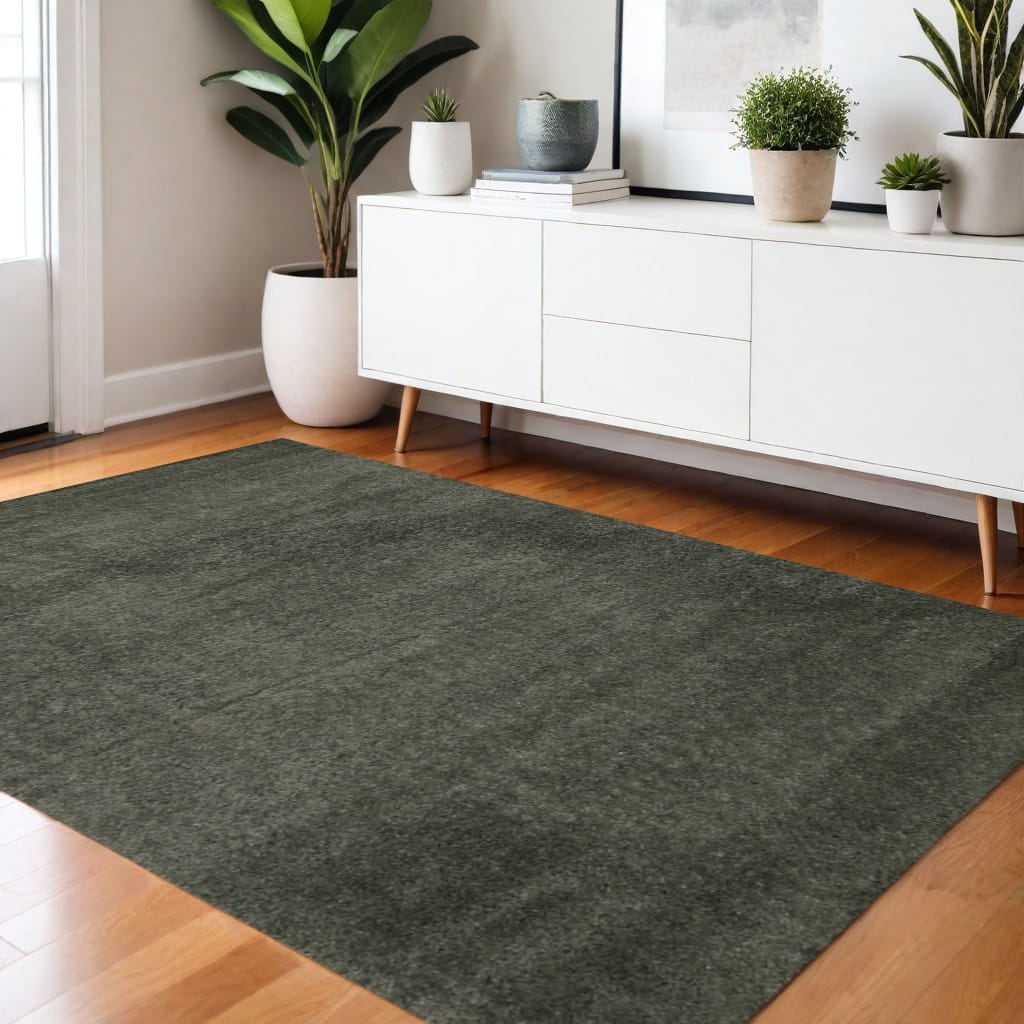 HomeRoots Solid Color Modern Rectangle Area Rug - 4' X 6'