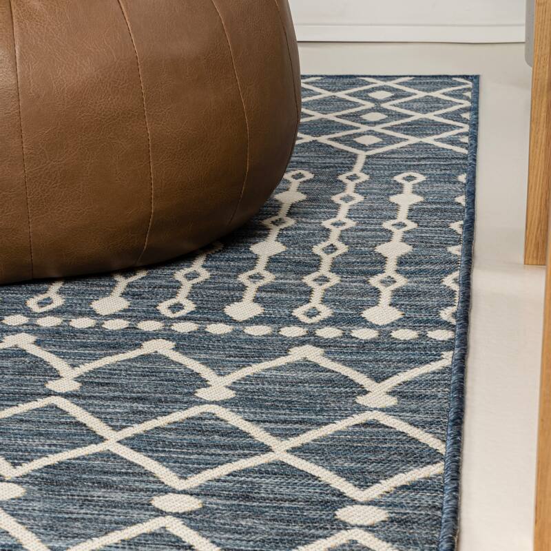 JONATHAN Y Reversible Arielle Modern Geometric Moroccan Machine-Washable Navy/Cream Indoor/Outdoor Area Rug