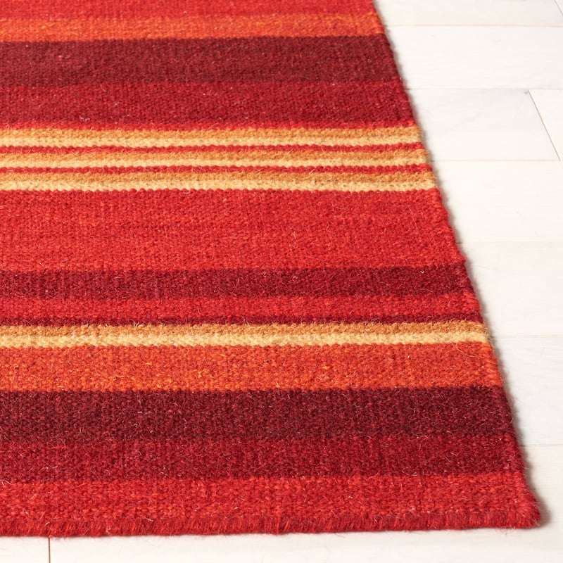 SAFAVIEH Handmade Striped Kilim Torrie Casual Wool Rug
