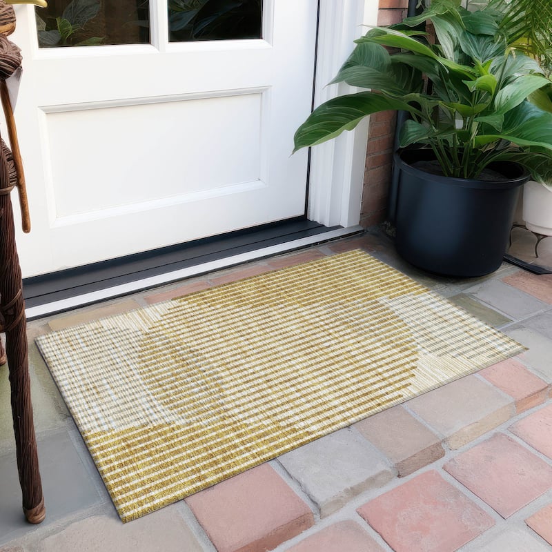 Machine Washable Indoor/ Outdoor Abstract Stripe Chantille Rug - Gold - 1'8" x 2'6"