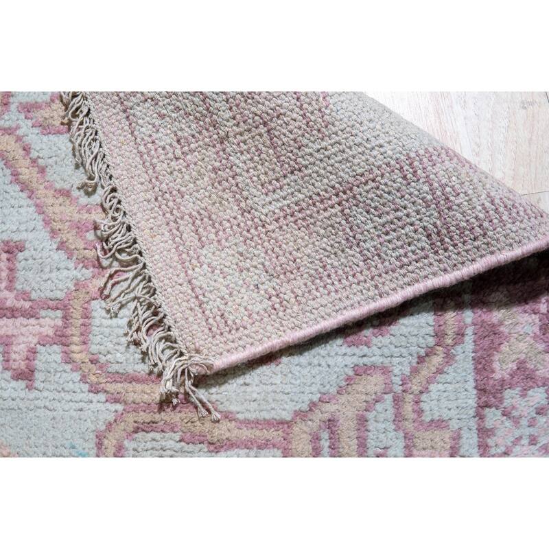 Hand-Knotted Wool Heriz Design Rug, 6' x 9', Pink Area Rug, Luxurious Soft Texture for Bedroom or Living Room - L