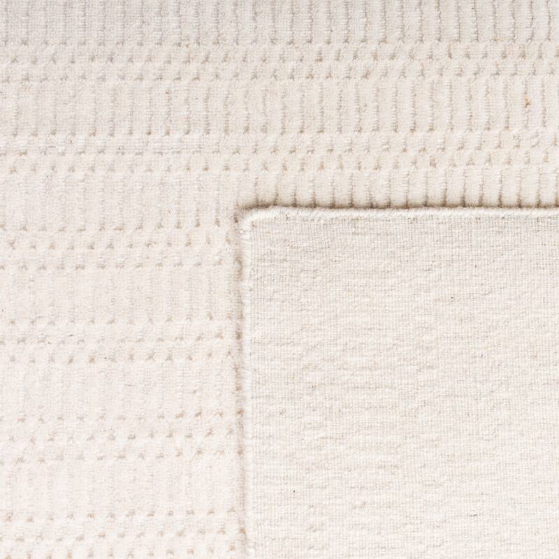 SAFAVIEH Handmade Himalaya Sieglind Modern Wool Rug