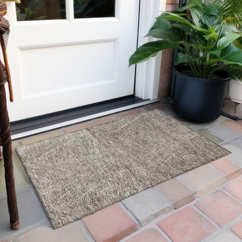 Machine Washable Indoor/ Outdoor Solid Geo Chantille Rug
