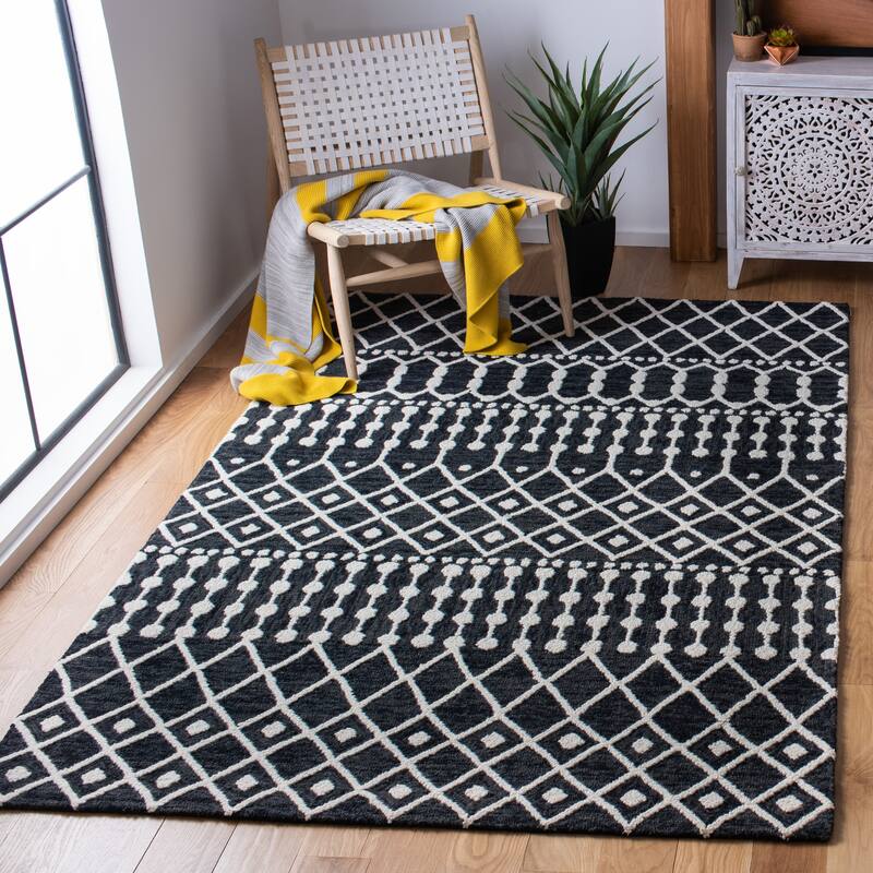 SAFAVIEH Handmade Blossom Orit Moroccan Wool Rug - 3' x 5' - Black/Ivory