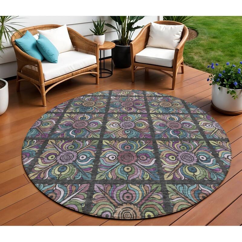 HomeRoots Medallion Transitional Rectangle Outdoor Rug - 8' Round
