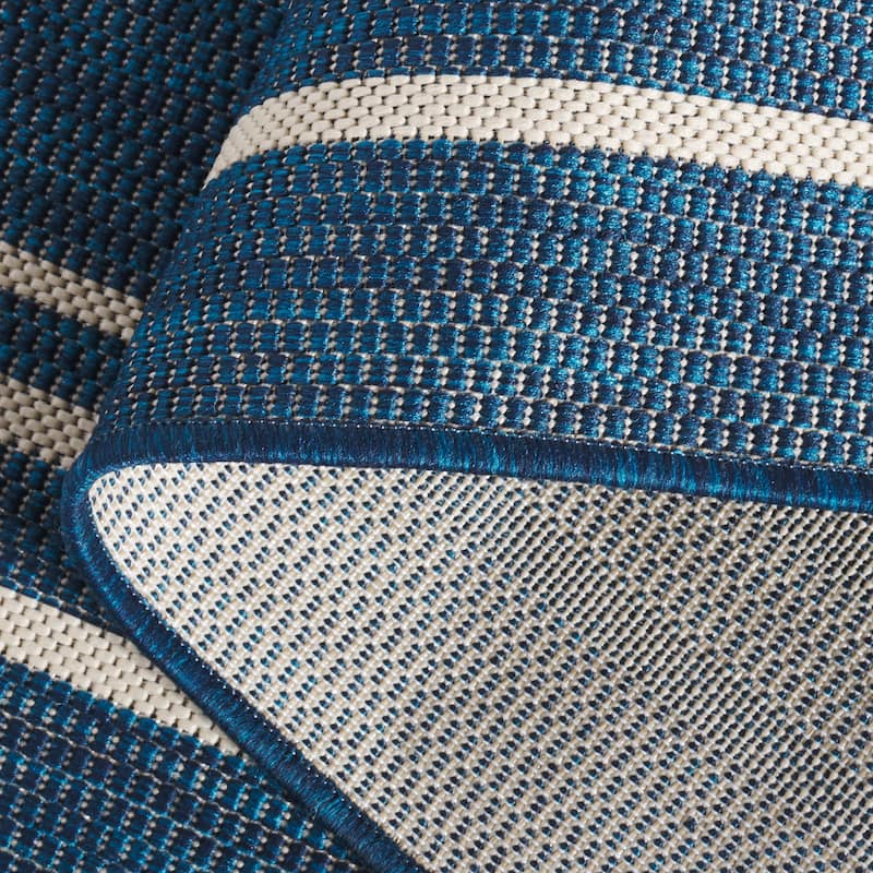 SAFAVIEH Courtyard Gjurga Indoor/ Outdoor Rug