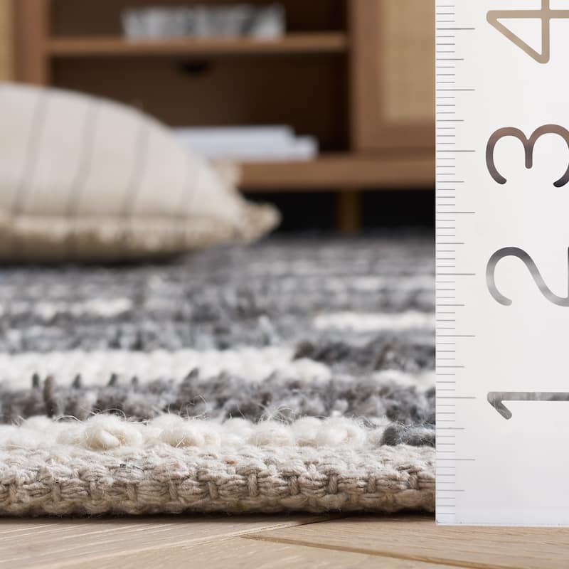 SAFAVIEH Handmade Natura Morane Wool Rug