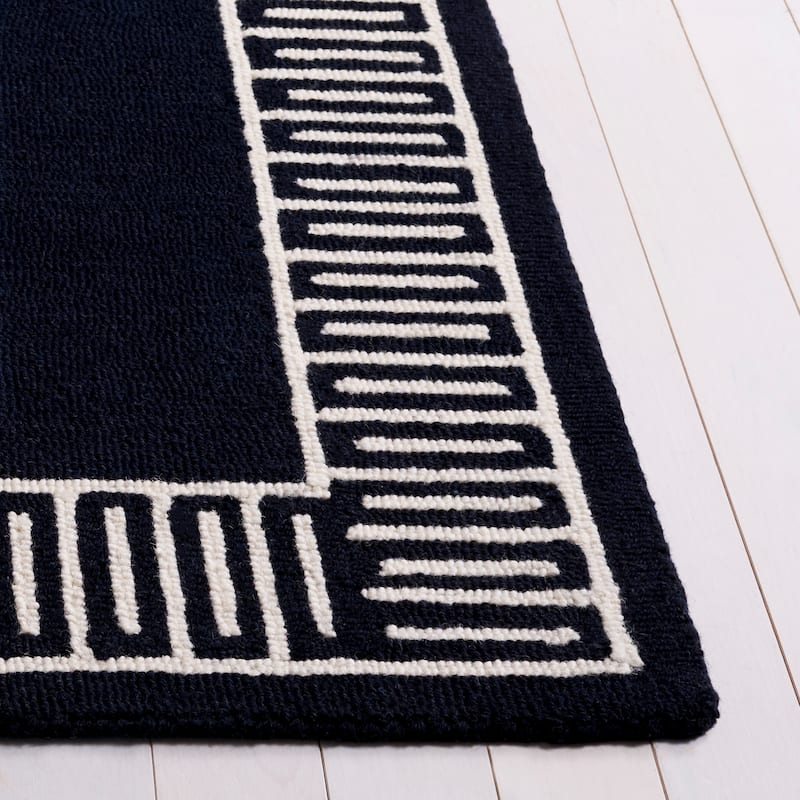 SAFAVIEH Handmade Metro Aneta Wool Rug