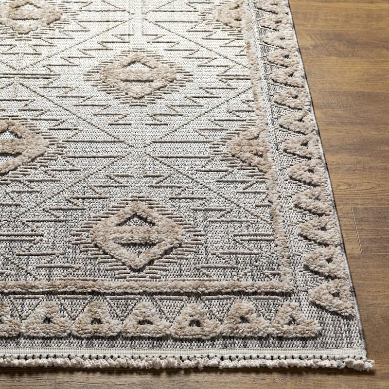 Livabliss Transitional Zaragoza Medallion Area Rug