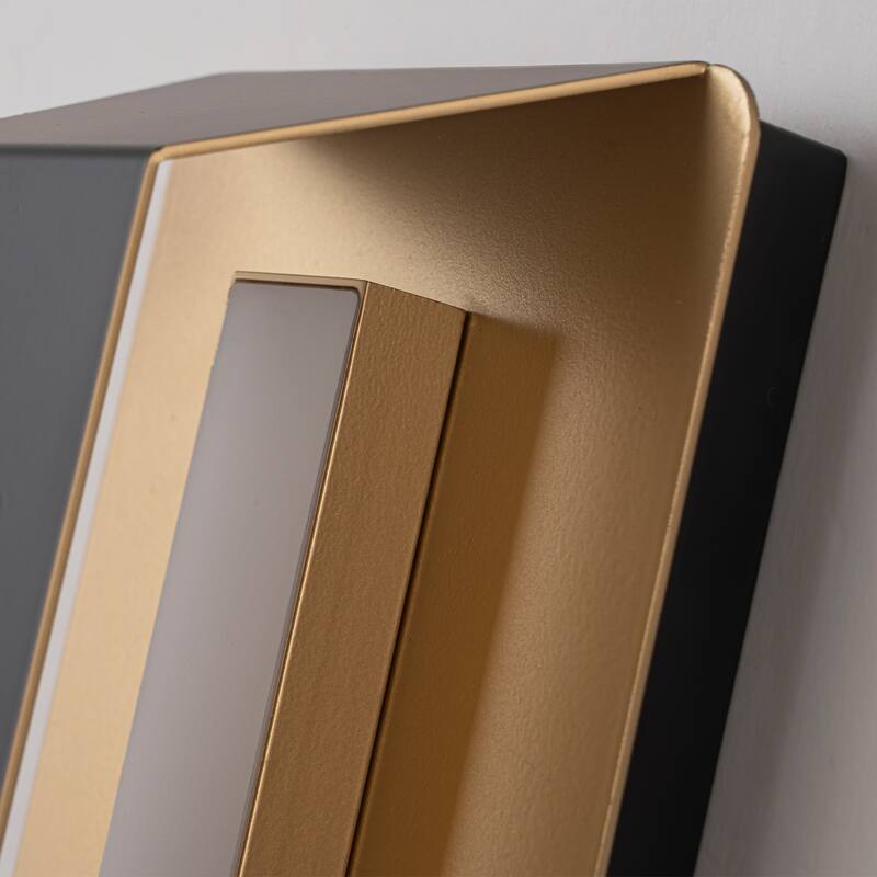 13.8" Outdoor Linear Integrated LED Wall Sconce - H13.8" x W4.7" x D3.2"