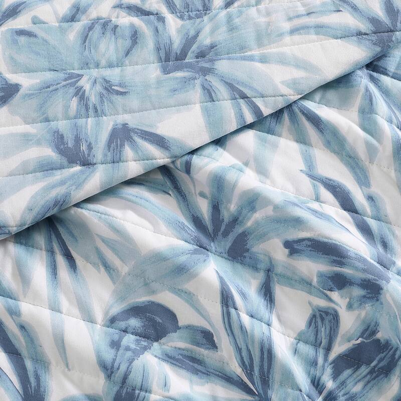 Tommy Bahama Aubrey Botanical Lightweight Reversible Cotton Quilt (Blue, 3 Piece Set)