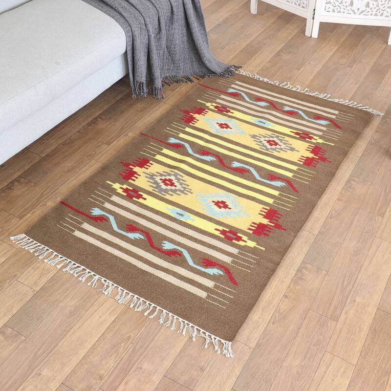 Novica Handmade Sinuous Brown Wool Area Rug (3X5) - 3' x 5' Oval