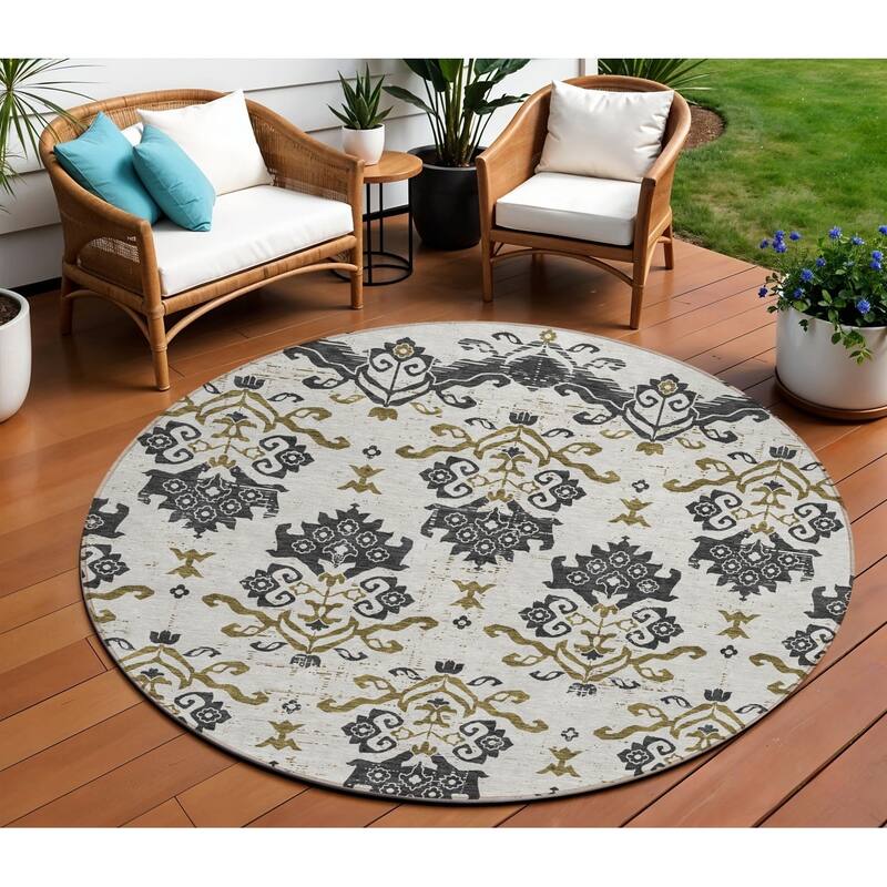HomeRoots Oriental Transitional Rectangle Outdoor Rug - 8' Round
