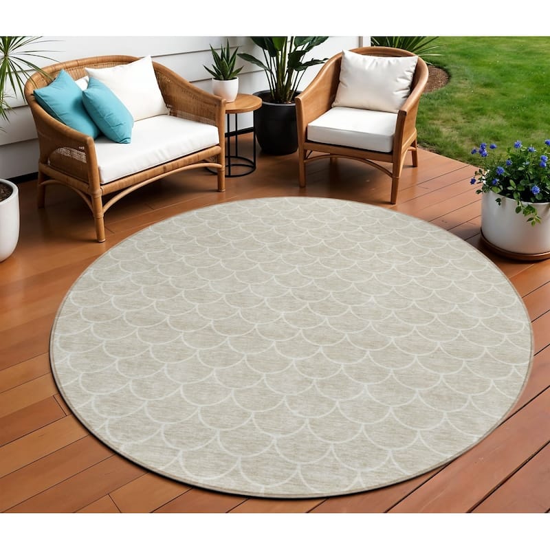 HomeRoots Geometric Transitional Rectangle Outdoor Rug - 8' Round